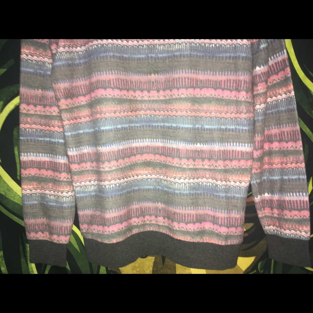 Pink And Blue Sweater - Picture 7 of 7